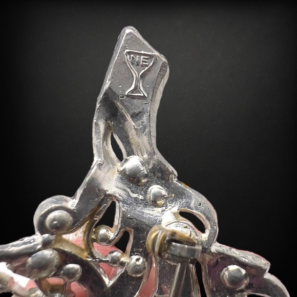 Vintage Signed New England Glass Works Art Deco Pave Rhinestone Leaf Brooch - Picture 3 of 4